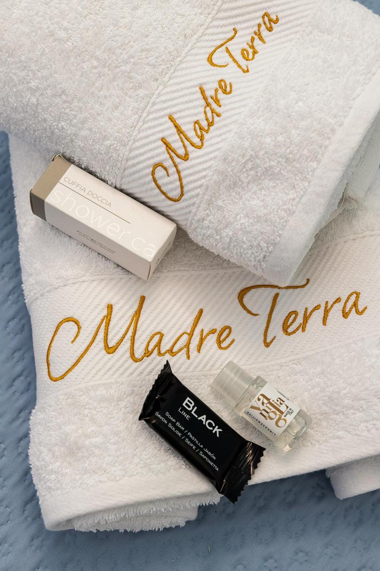 Madre Terra Airport Rooms And Suites Terrasini Exterior photo