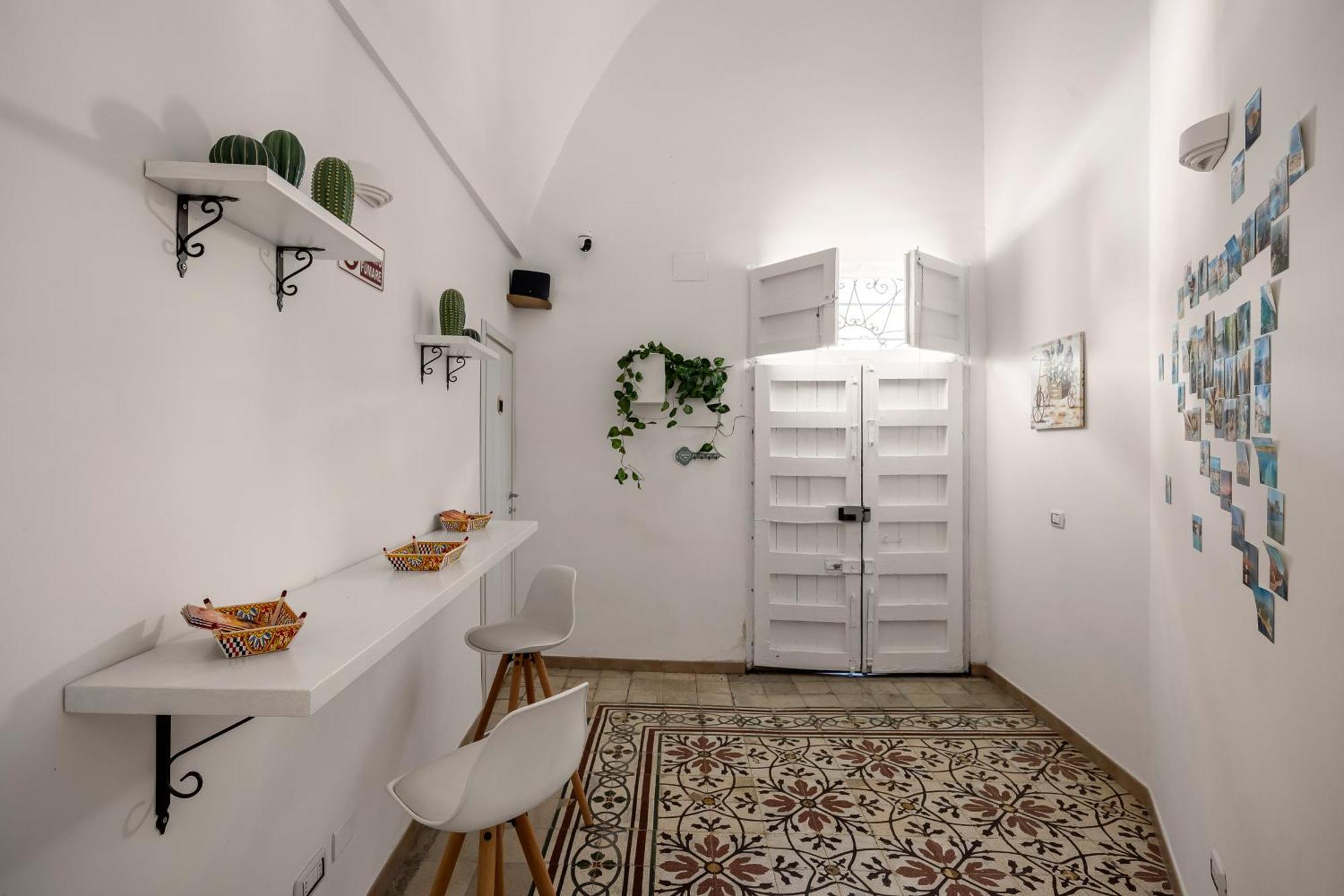 Madre Terra Airport Rooms And Suites Terrasini Exterior photo