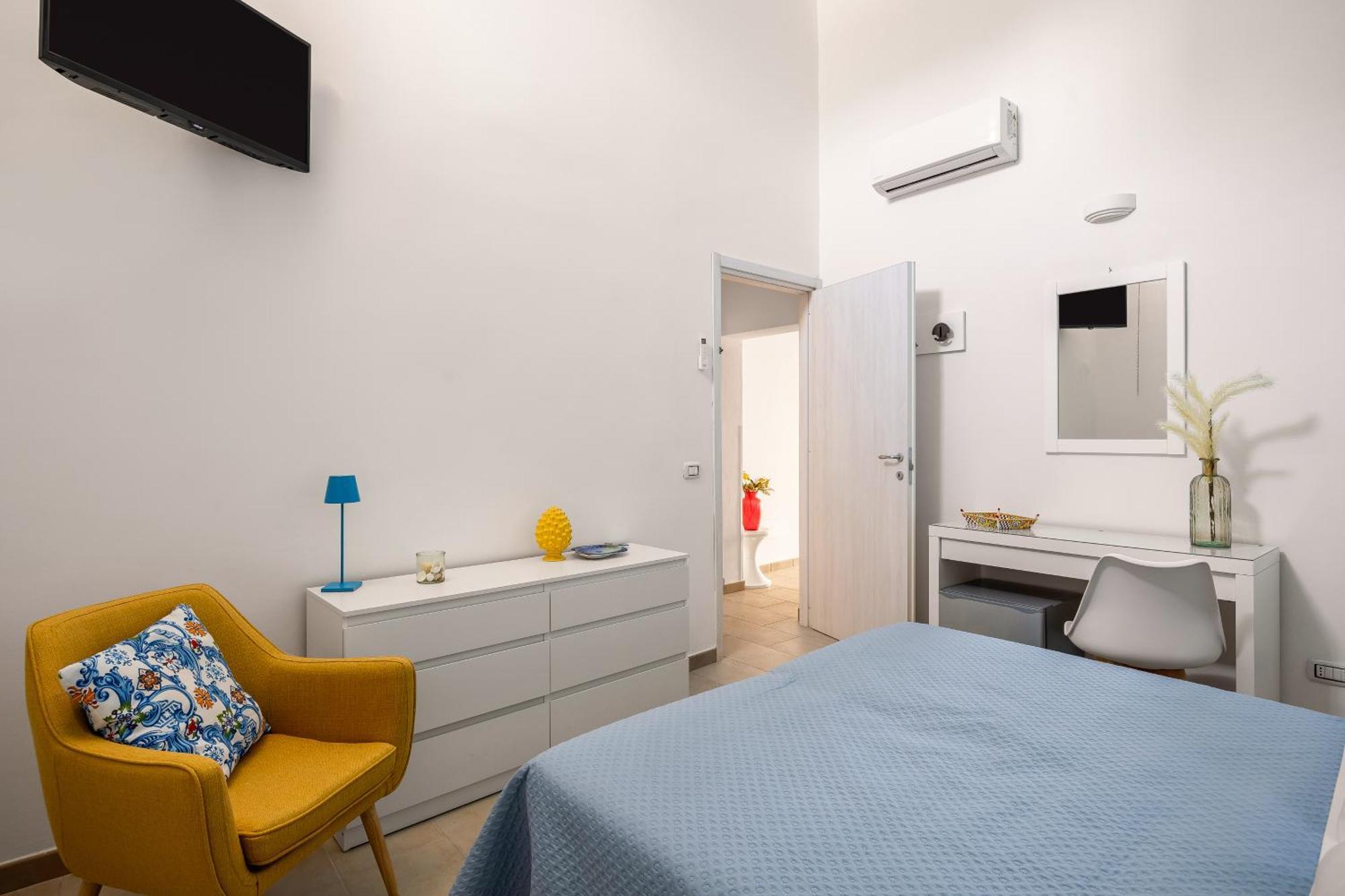 Madre Terra Airport Rooms And Suites Terrasini Exterior photo