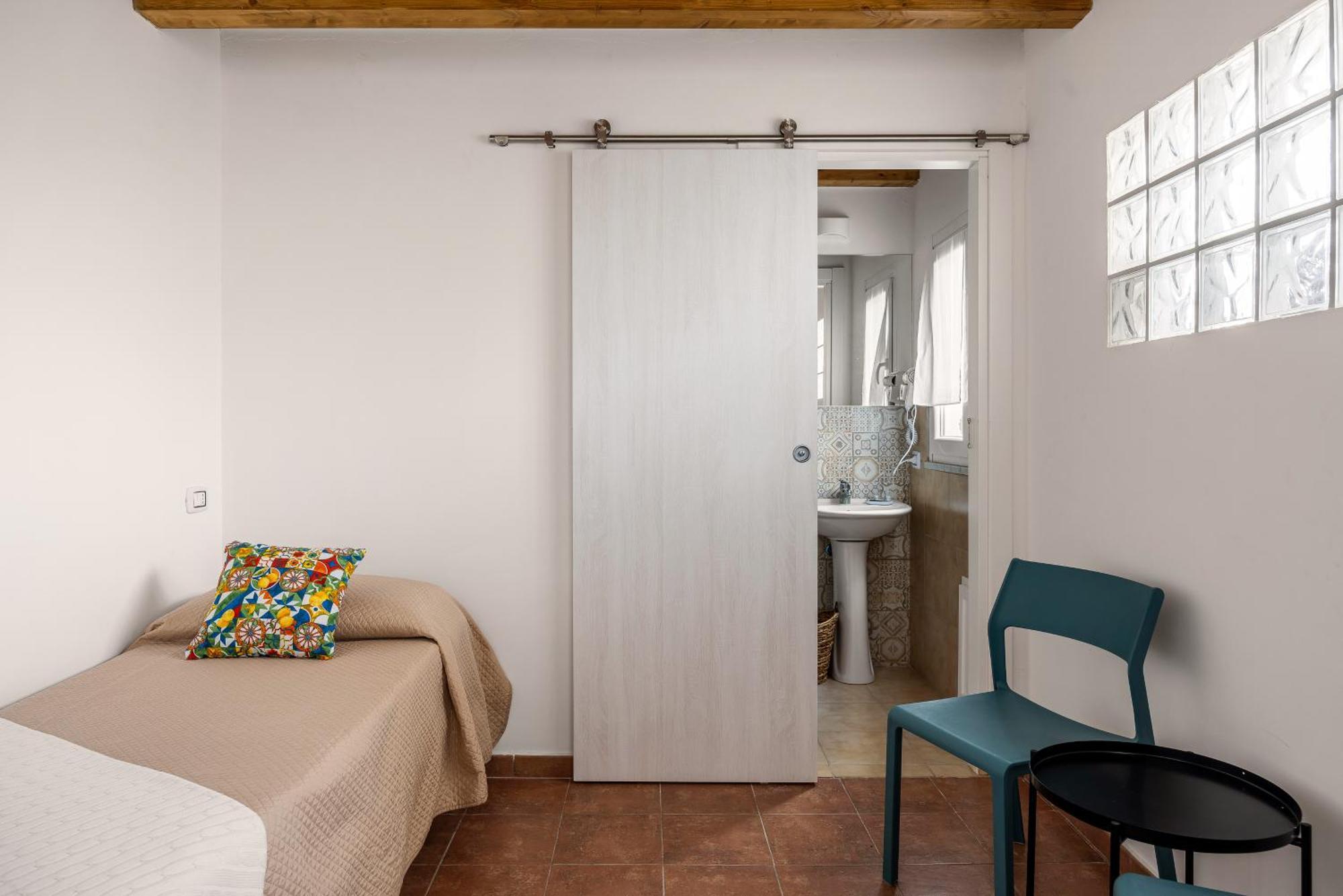 Madre Terra Airport Rooms And Suites Terrasini Exterior photo
