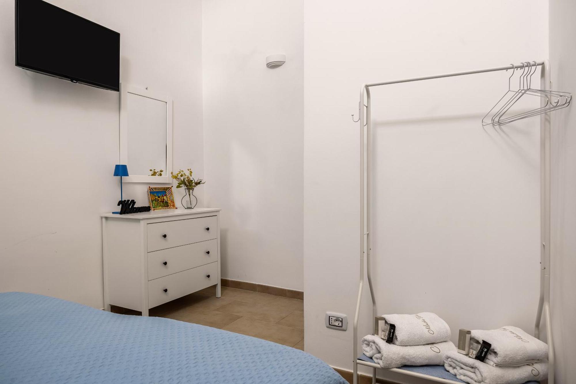 Madre Terra Airport Rooms And Suites Terrasini Exterior photo