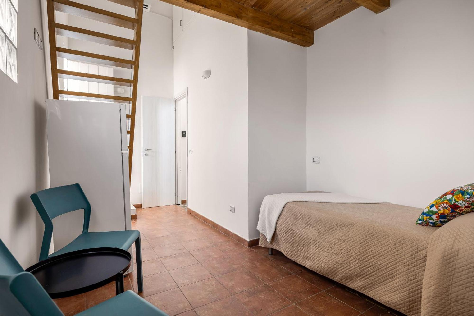 Madre Terra Airport Rooms And Suites Terrasini Exterior photo