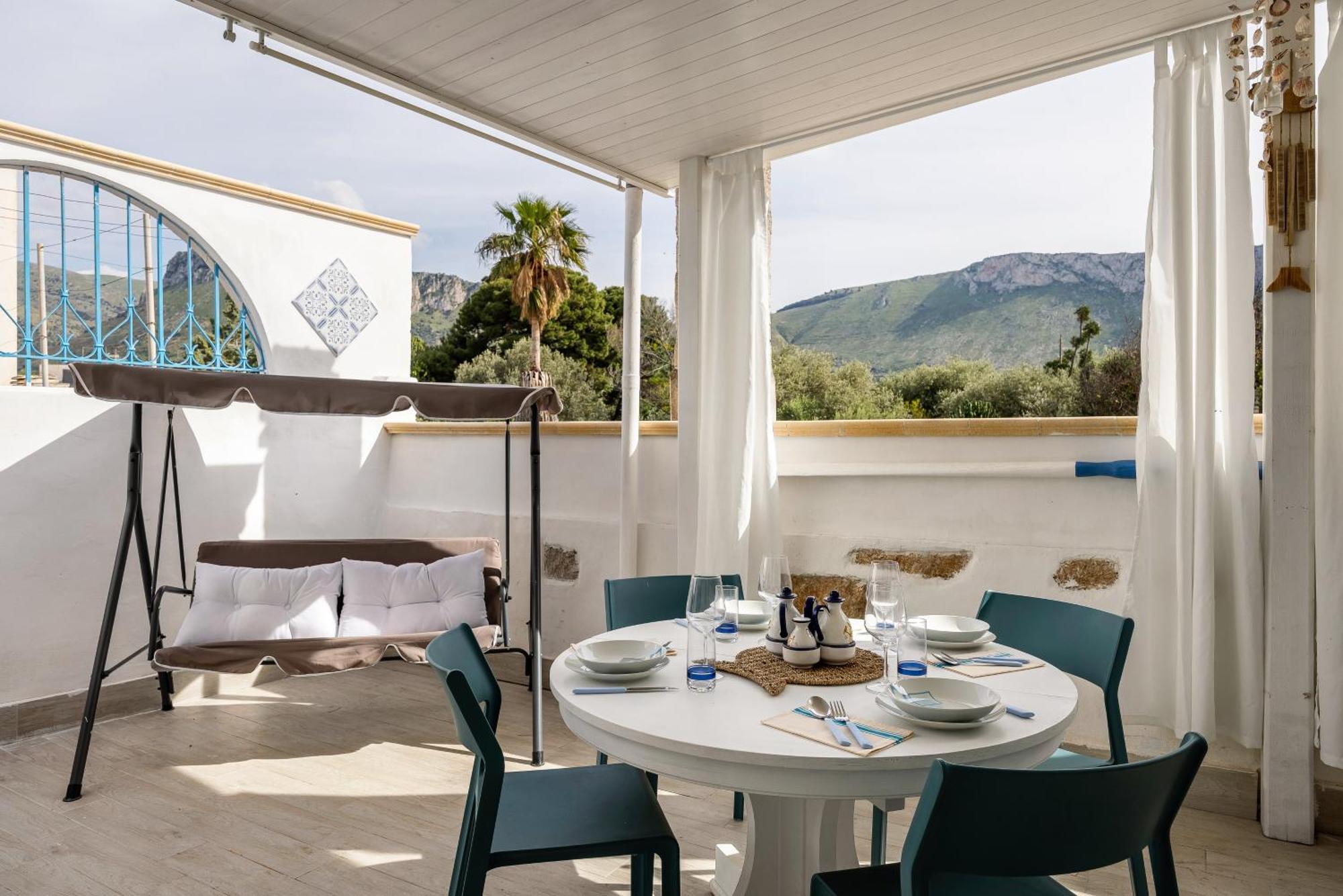 Madre Terra Airport Rooms And Suites Terrasini Exterior photo