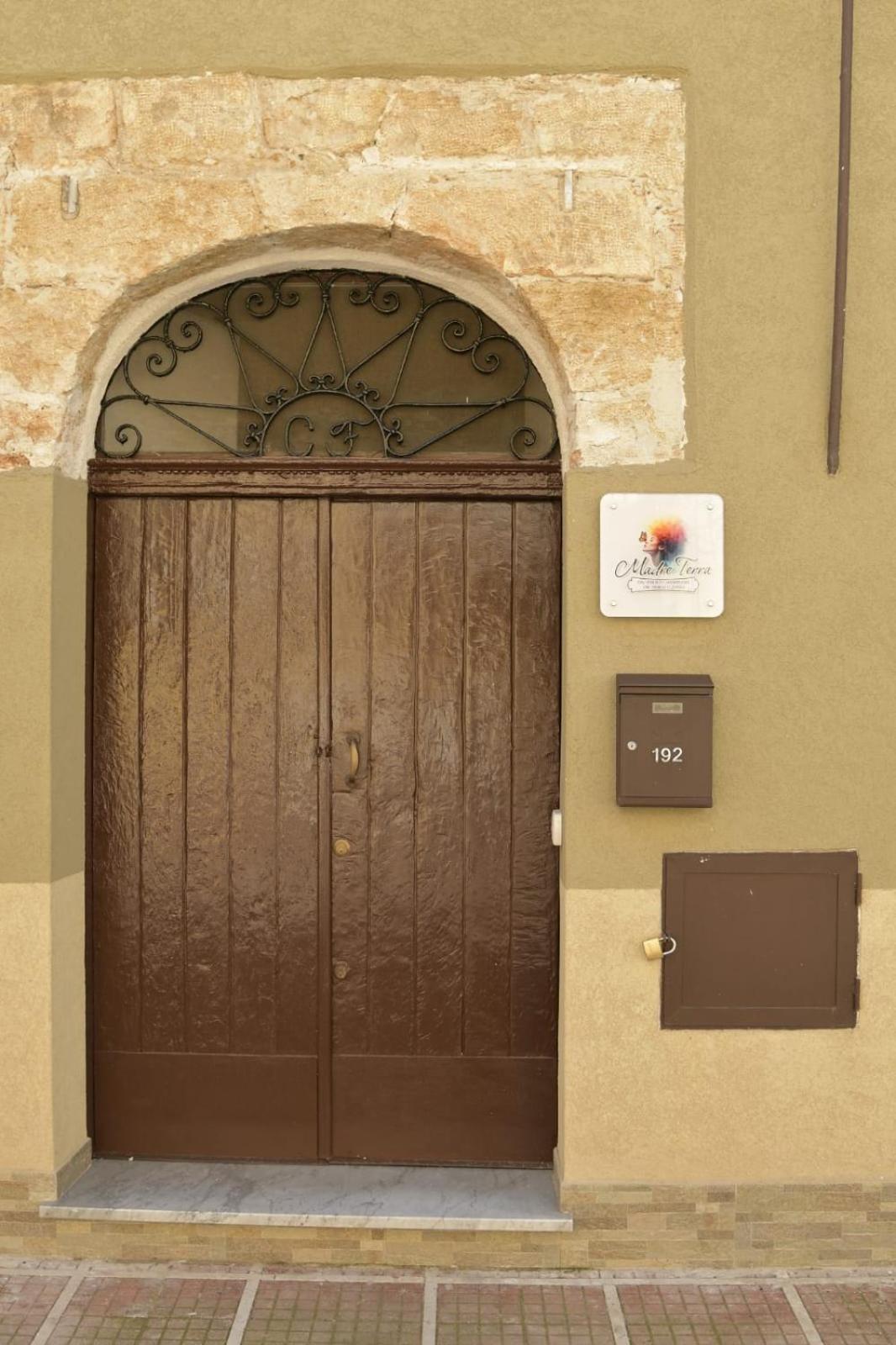 Madre Terra Airport Rooms And Suites Terrasini Exterior photo